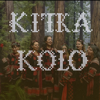 photo-gruppa-kitka-gotovitsya-vipustity-kolo-sakramento