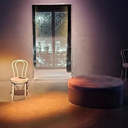 photo-ya-stoyu-u-restorana-zamuzh-pozdno-sdohnuty-rano-gastroli-v-la