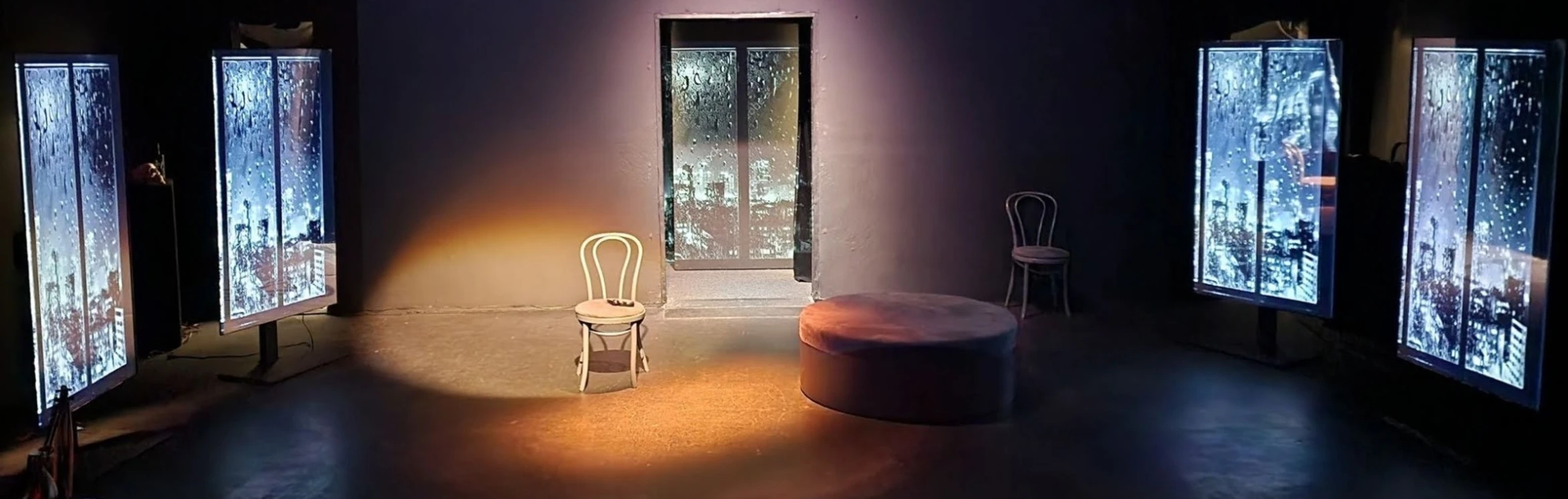 photo-ya-stoyu-u-restorana-zamuzh-pozdno-sdohnuty-rano-gastroli-v-la