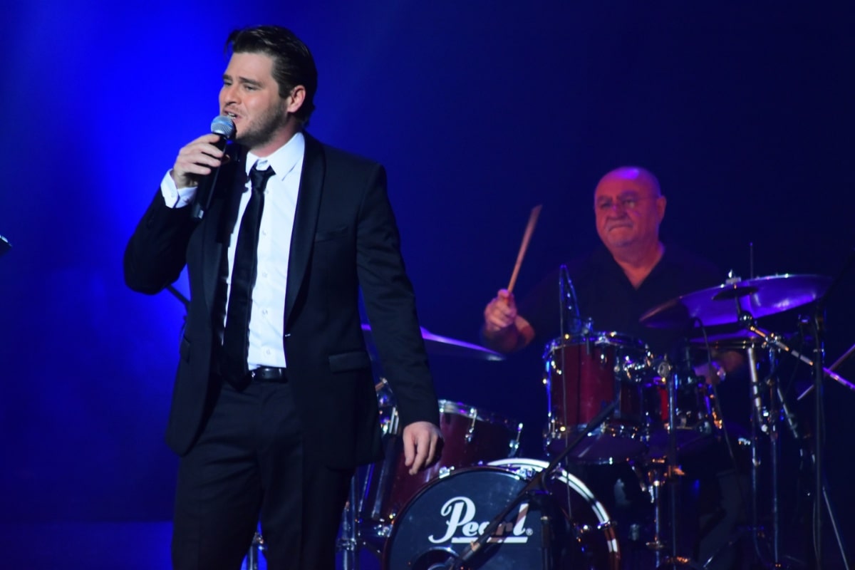 SALUT! JULIEN DASSIN SINGS JOE DASSIN! Greatest Hits! - Фото 4
