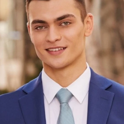 photo-licensed-real-estate-salesperson-kirill-kabachenko