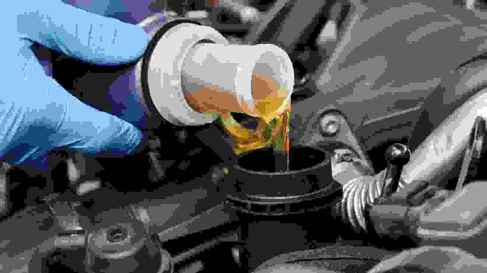 Oil change | Мобильная Замена масел на truck в Филадельфии - Фото 2