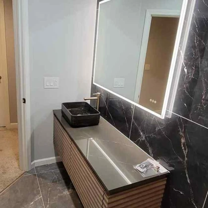 man-master-construction-photo