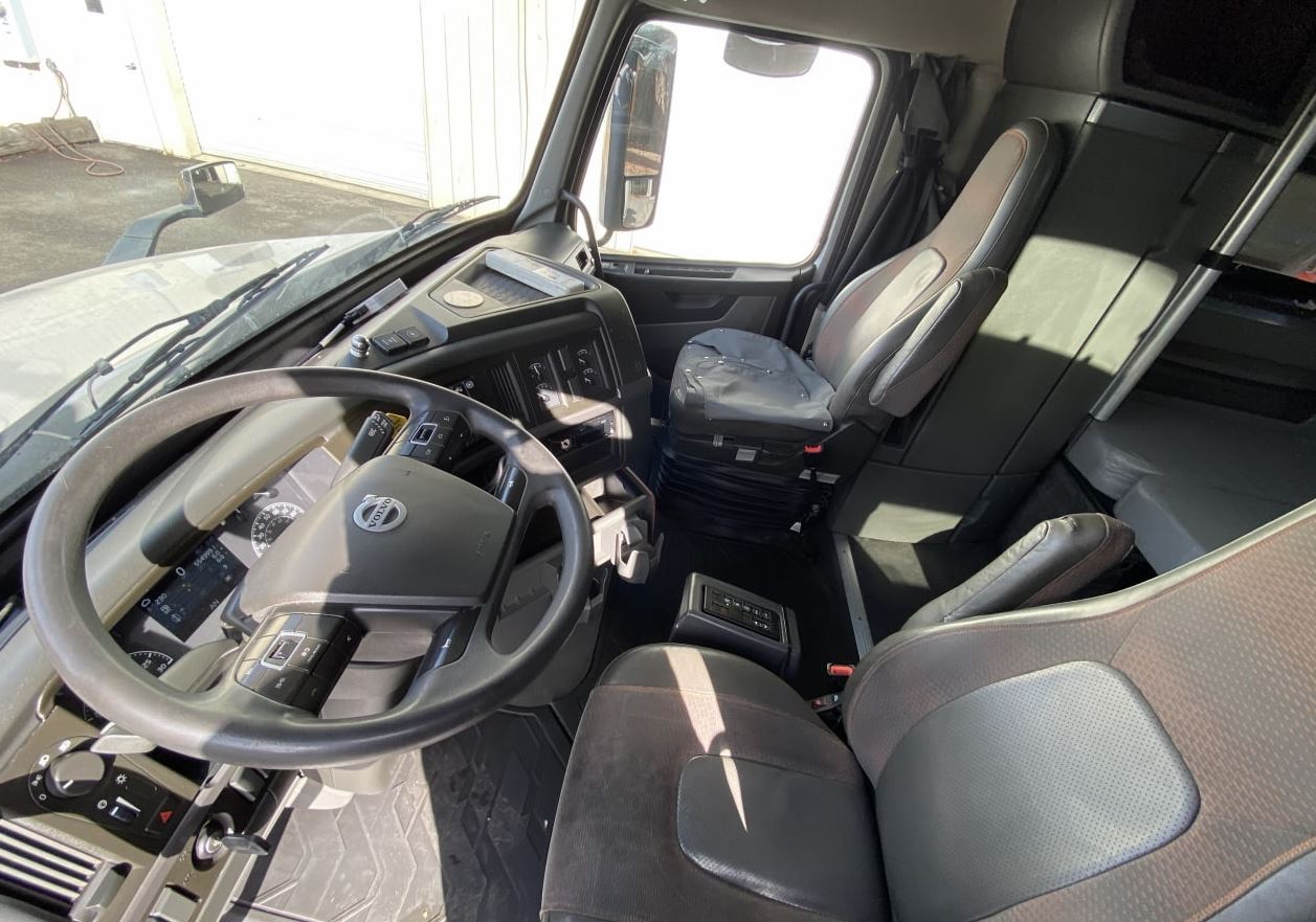 2019 silver Volvo VNL 860 - General Freight Corporation - Фото 5