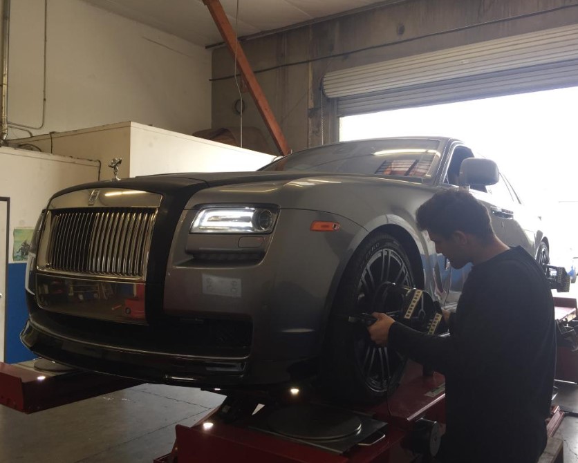 Ed's Auto Care & Alignment - Фото 2
