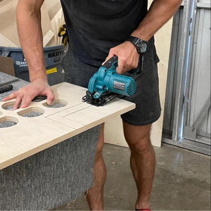 uslugi-po-pereoborudovaniyu-mercedes-sprinter-1-photo