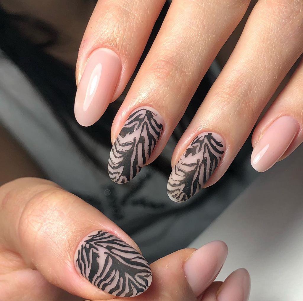 Irina, Nail Artist - Фото 3