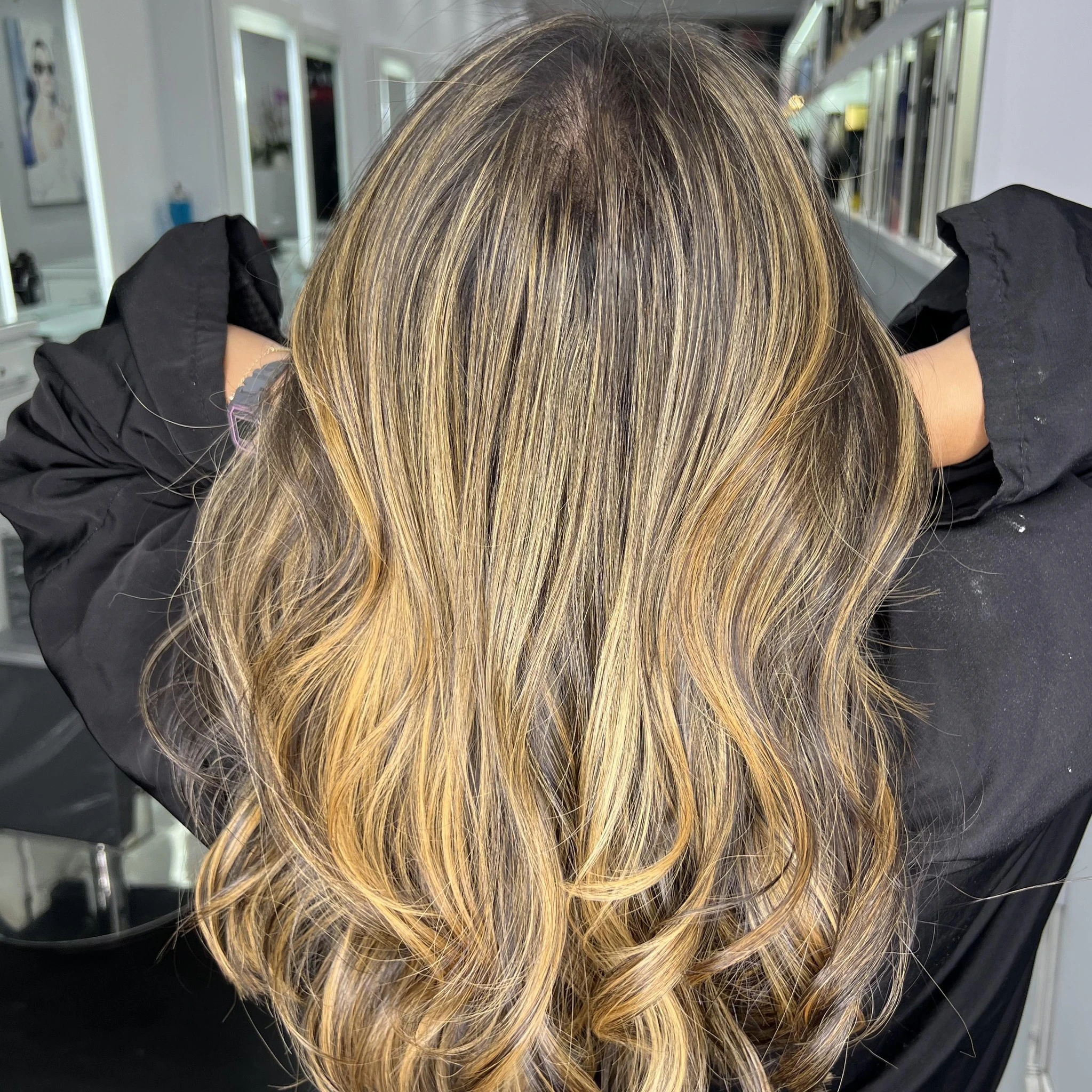 Lianel, Hairstylist