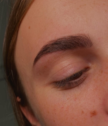 Julia Svistunova, Brow Specialist - Фото 7