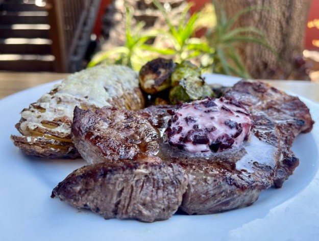 Barbecue and Steaks, Back Forty Texas - Фото 2