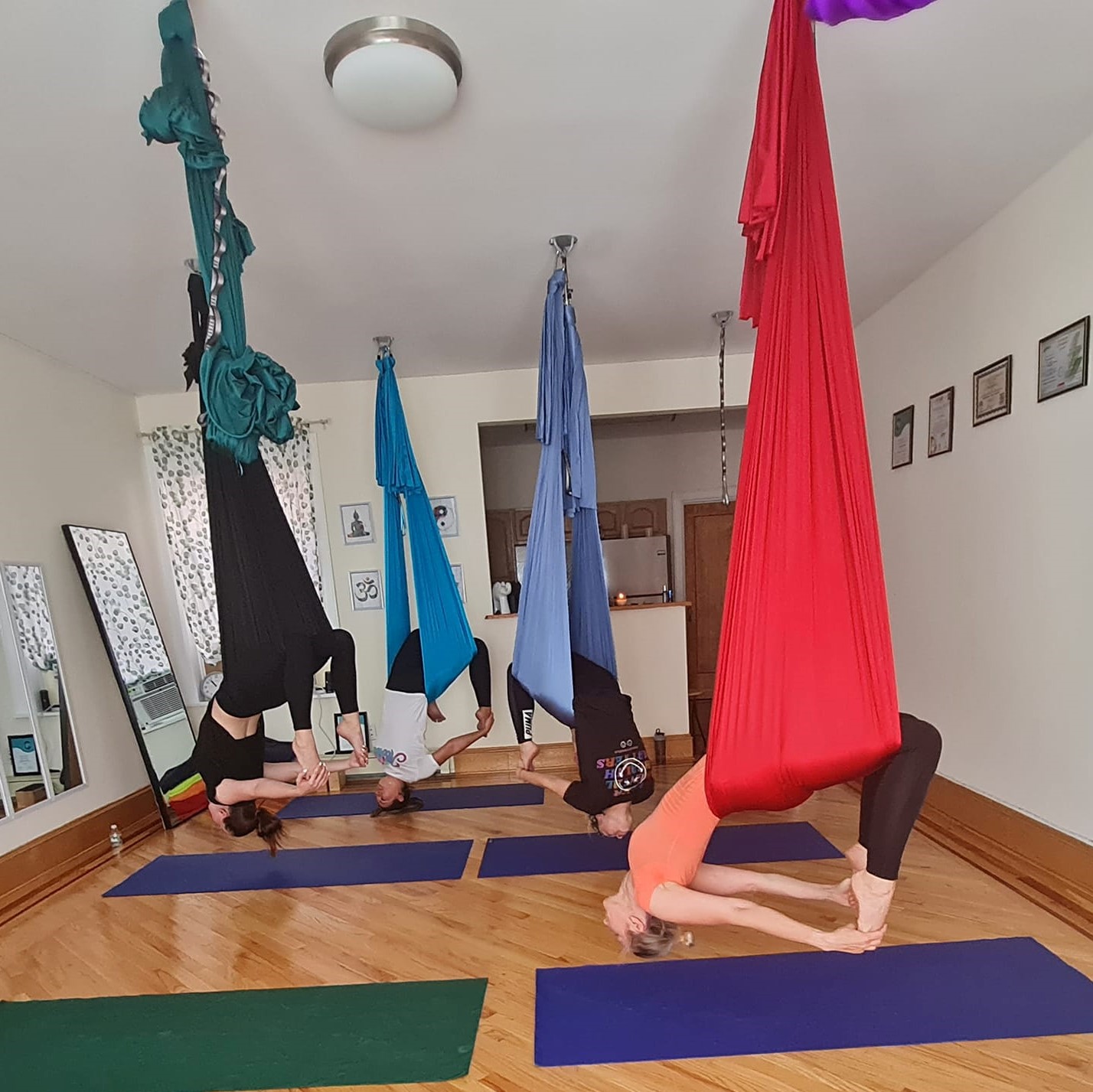 Olga, Hatha Yoga and Hammock Yoga Coach - Фото 2