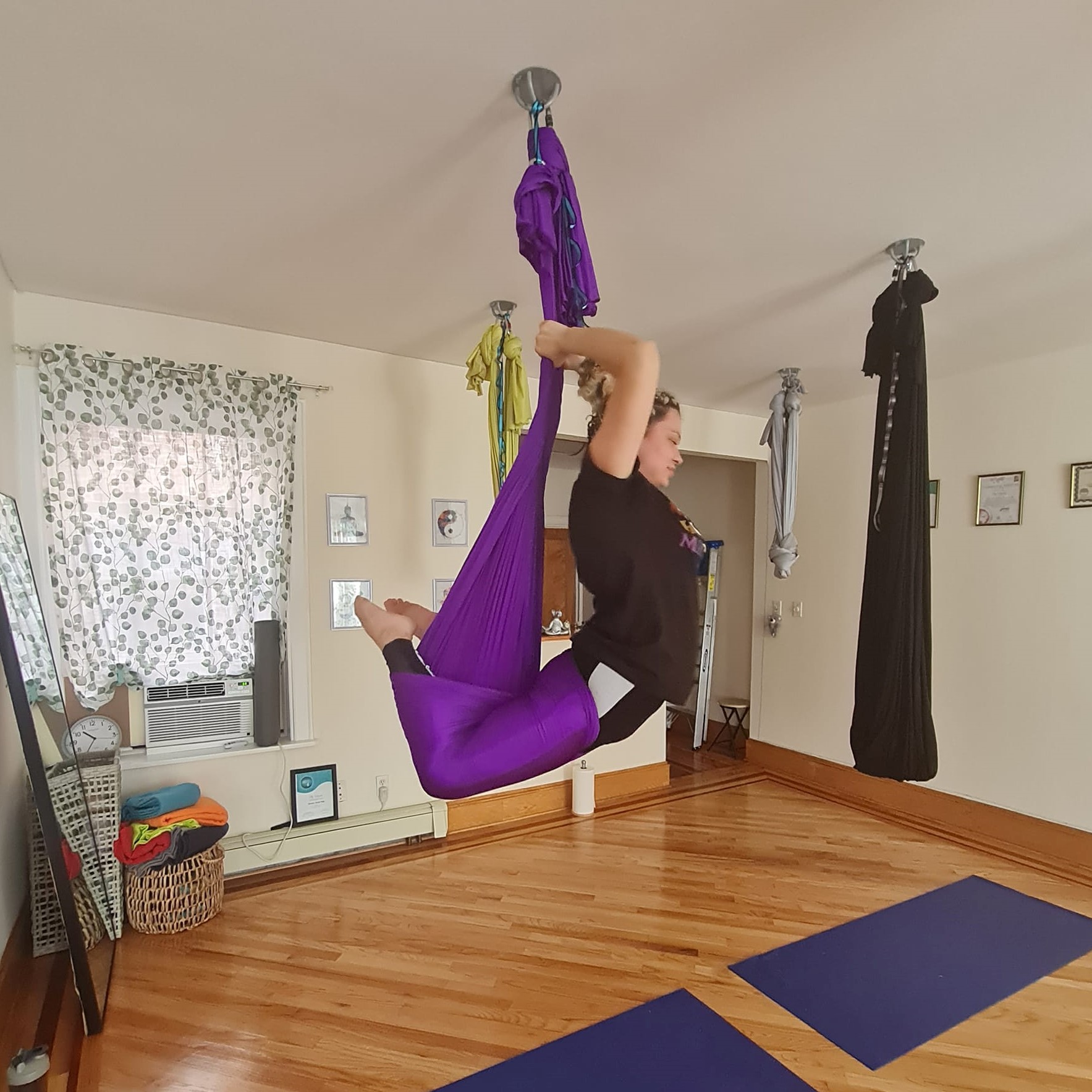 Olga, Hatha Yoga and Hammock Yoga Coach - Фото 4