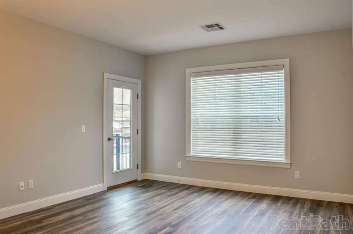 Sylwia Munia, Dalton Wade Real Estate Group - Zdjęcie 5
