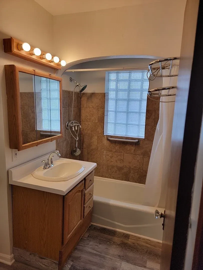 Adriana Hawkins - Real Estate Broker in Chicago - Zdjęcie 4