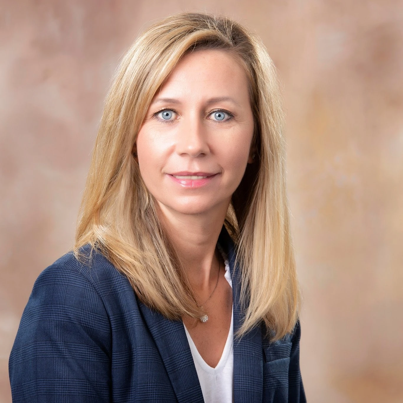 Agata Wozniakowski Chicago, IL Real Estate Agent