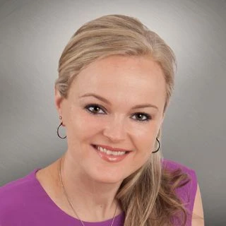 Anna Koenig - Real Estate Agent