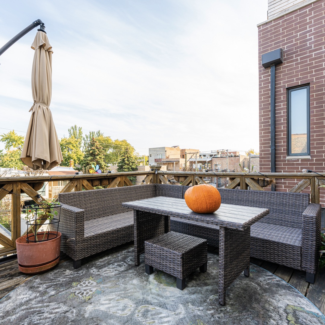 Barbara Momola Chicago, IL ARHOME REALTY - Zdjęcie 8