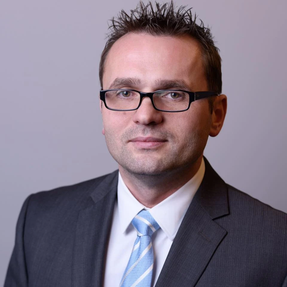 Bob Raczka, Broker Illinois Star Realtors