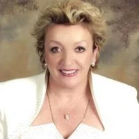 Donna Mazurek, Pośrednik w Obrocie Nieruchomościami, "RE/MAX"