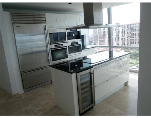 Kasia Demare Optimar International Realty LLC - Zdjęcie 2