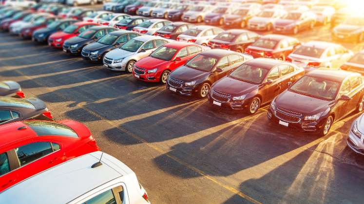 "Lynnes Auto Group", Sklep Samochodowy - Zdjęcie 2