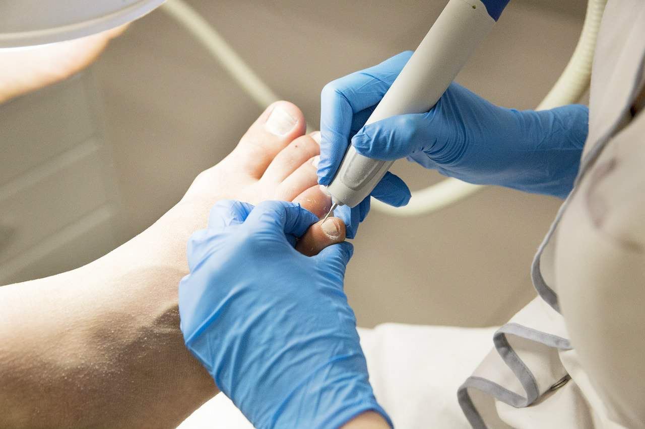 Manicure pedicure leczniczy / Depilacja /Laminowanie rzęs - Zdjęcie 5