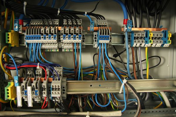 Układanie instalacji elektrycznej - Zdjęcie 2