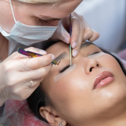 master-po-narashtivaniyu-resnits-8-photo