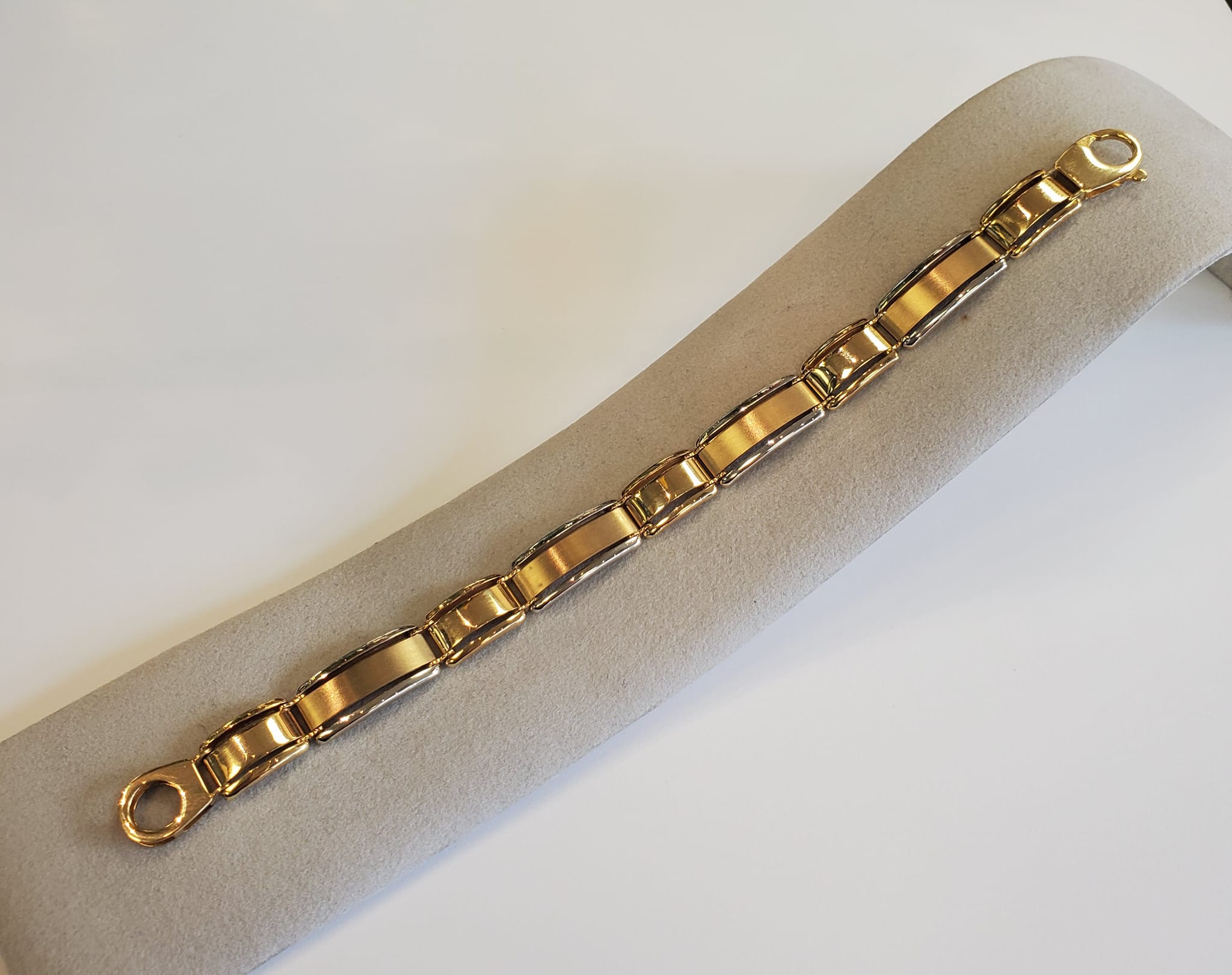 Adam's Jewelry Center, Inc - Zdjęcie 6