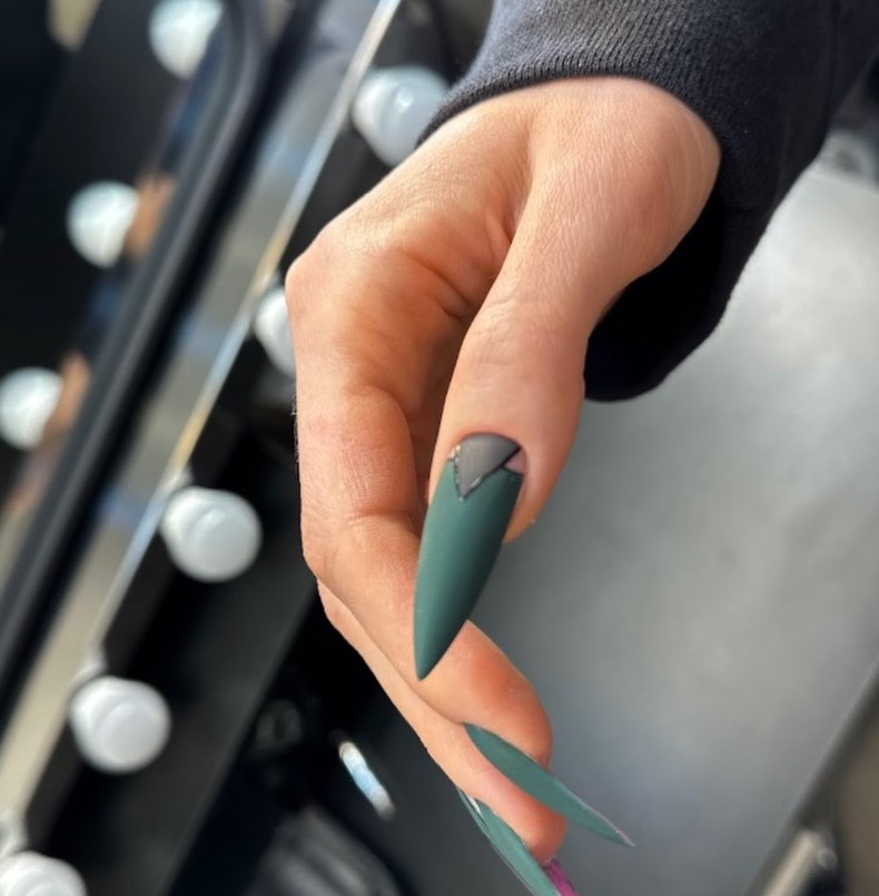 Nail Technician - Фото 2
