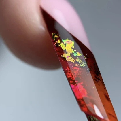 manikyur-narashtivanie-nogtey-b-photo