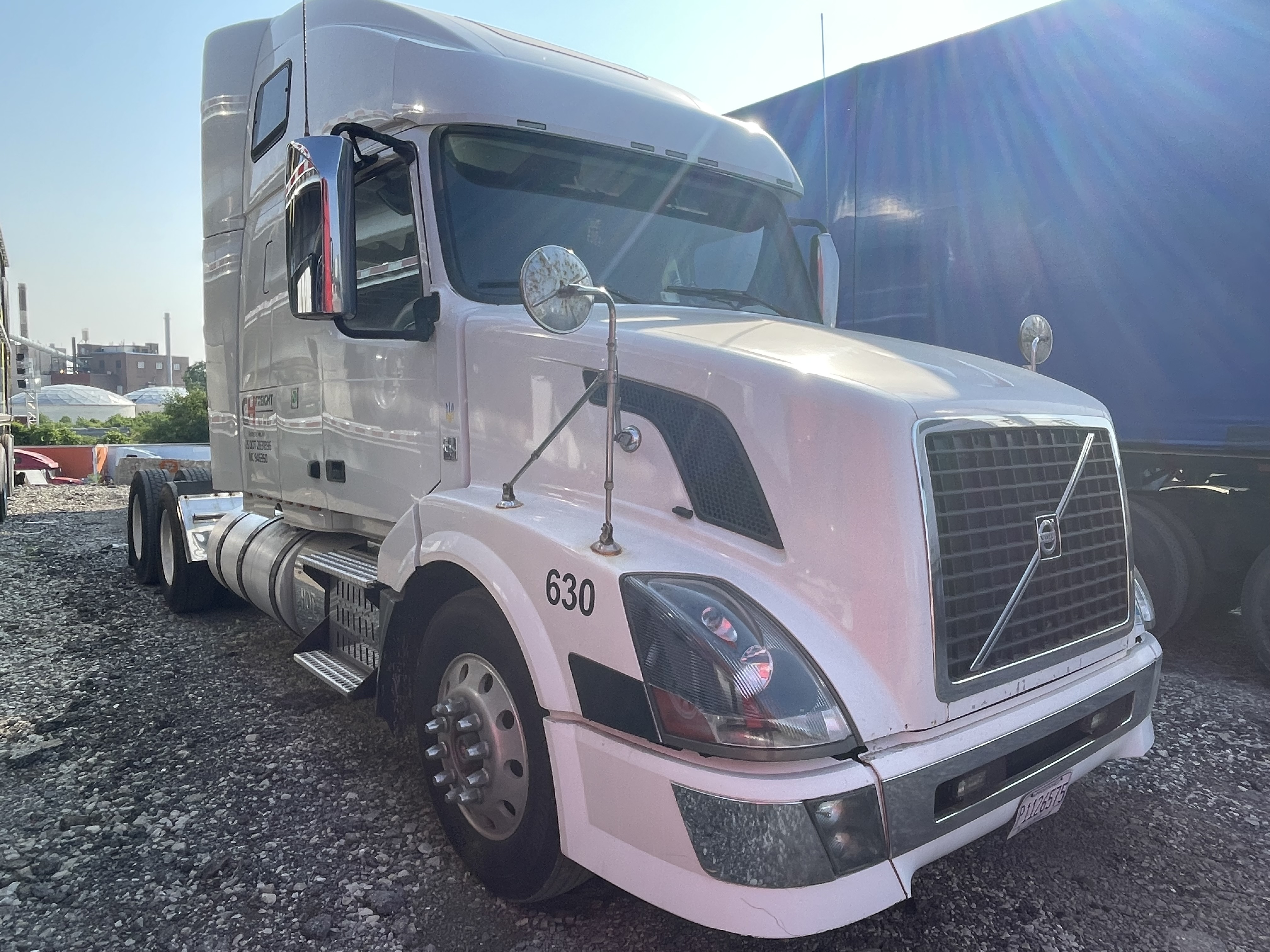 2012 Volvo VNL42T670 - Фото 2
