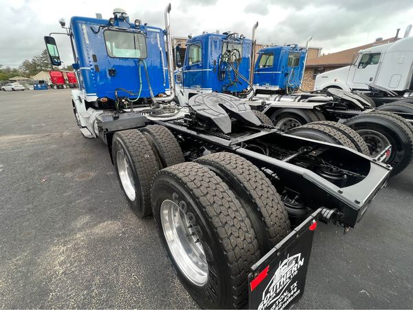 Freightliner Coronado 122s for Sale - Фото 7