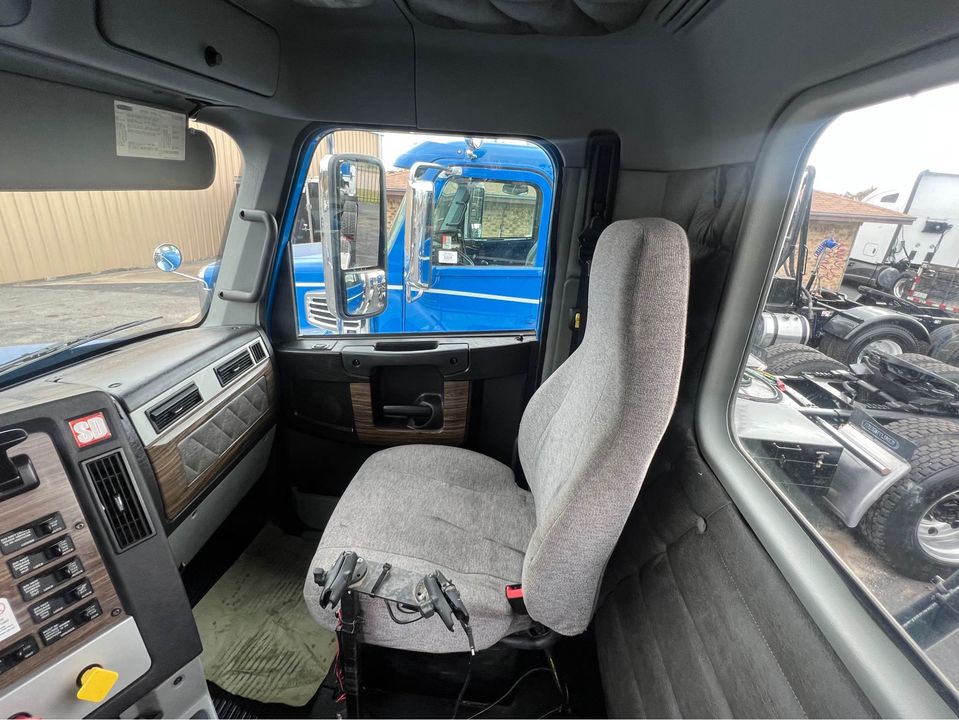 Freightliner Coronado 122s for Sale - Фото 5