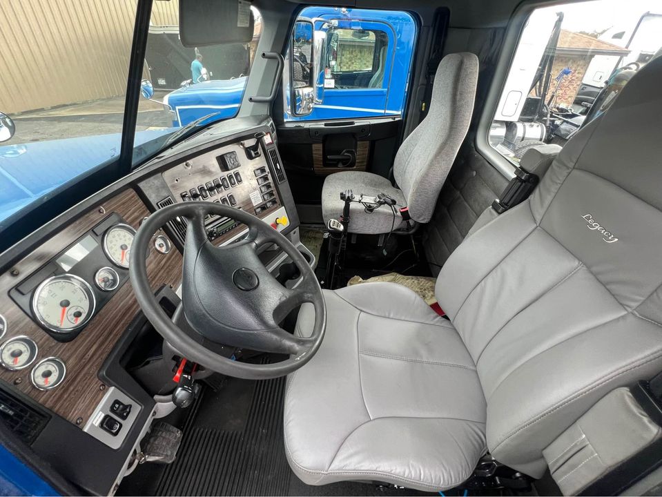 Freightliner Coronado 122s for Sale - Фото 6