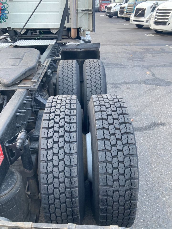 2014 Volvo vnl64t300 - Фото 9