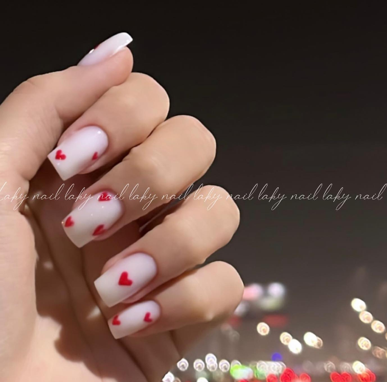 Saule, Manicure - Фото 2