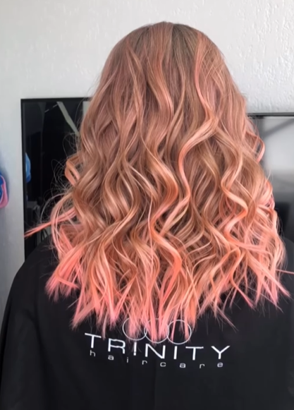 Alex, Hair Colorist - Фото 4