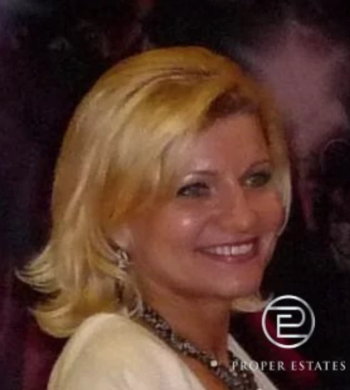 Renata Sowul, Sales Associate