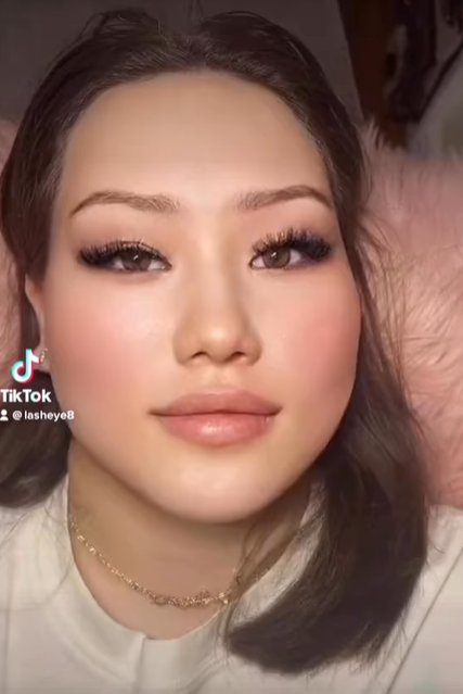 Gold Eyelashes - Фото 3