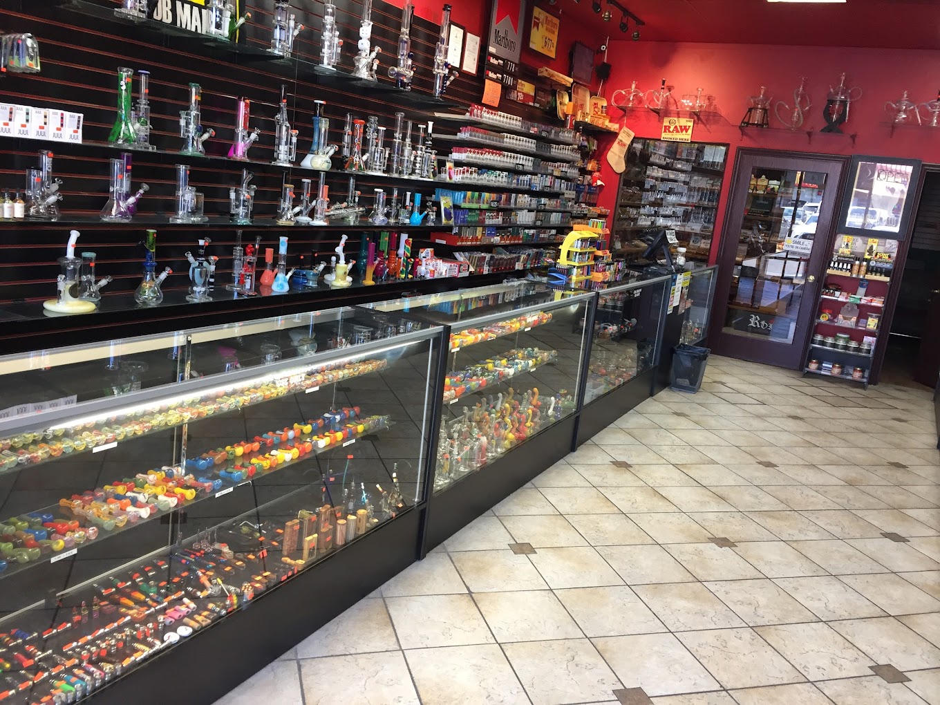 Smoky's Cigars & Cigarettes - Фото 5