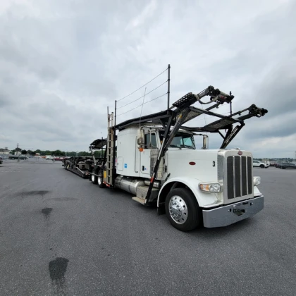 photo-2017-peterbilt-and-2017-cottrell-cx-09ls3