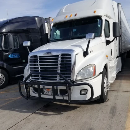 photo-2014-freightliner-cascadia-dd15-engine