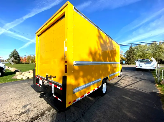 2017 GMC SAVANA G3500 CUTAWAY 16’ BOX TRUCK - Фото 6