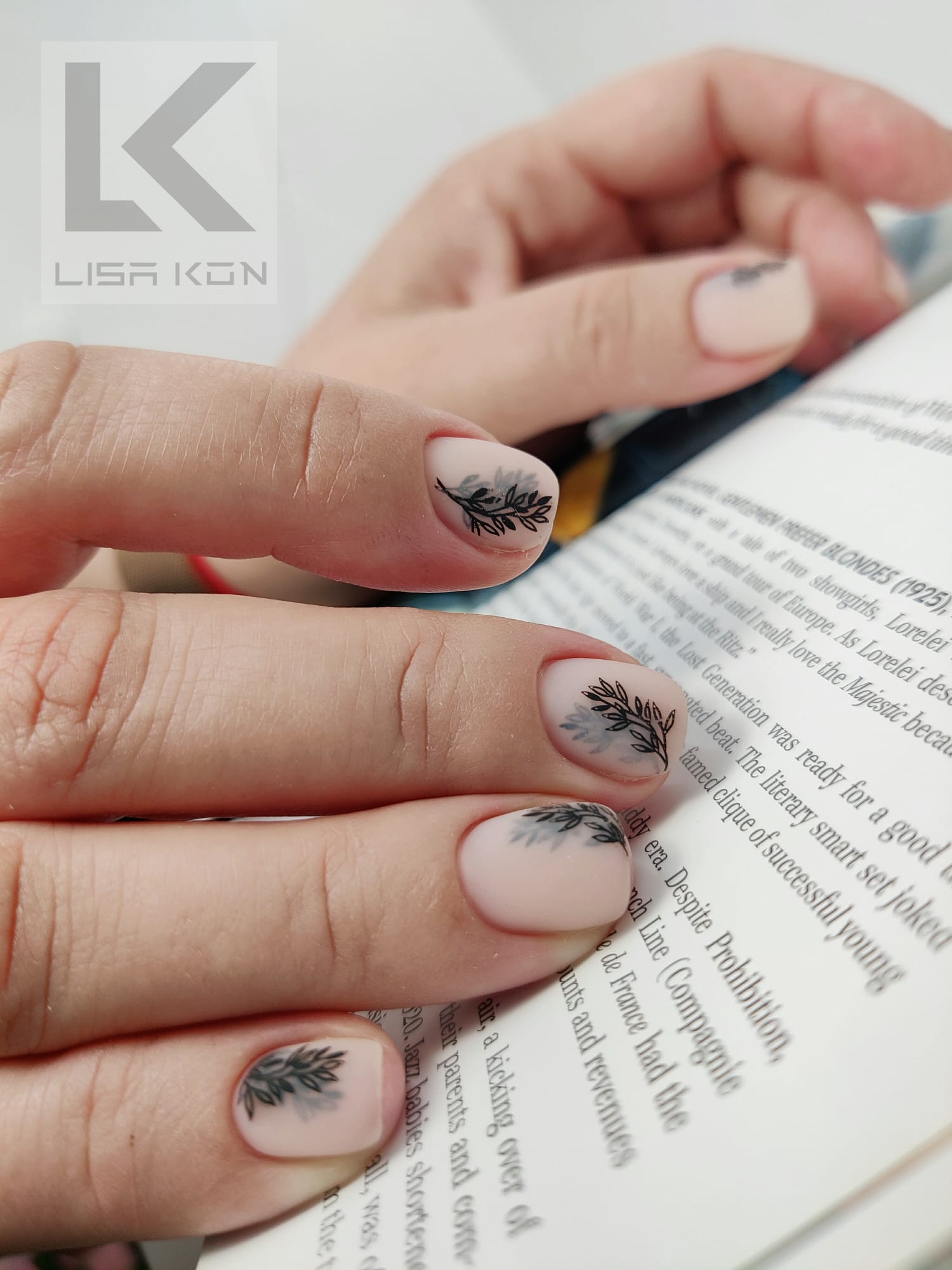 Lisa Kon, Russian Manicure in California - Фото 2