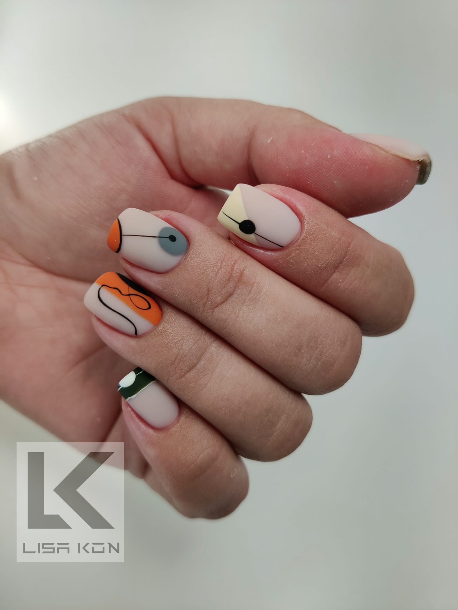 Lisa Kon, Russian Manicure in California - Фото 3