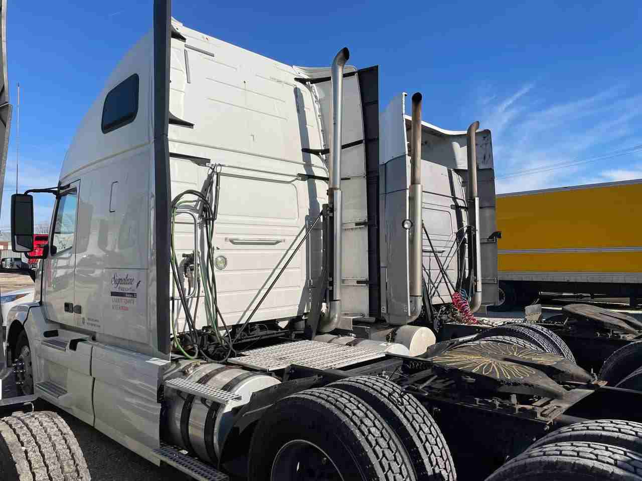Volvo VNL 670 for Sale - Фото 7