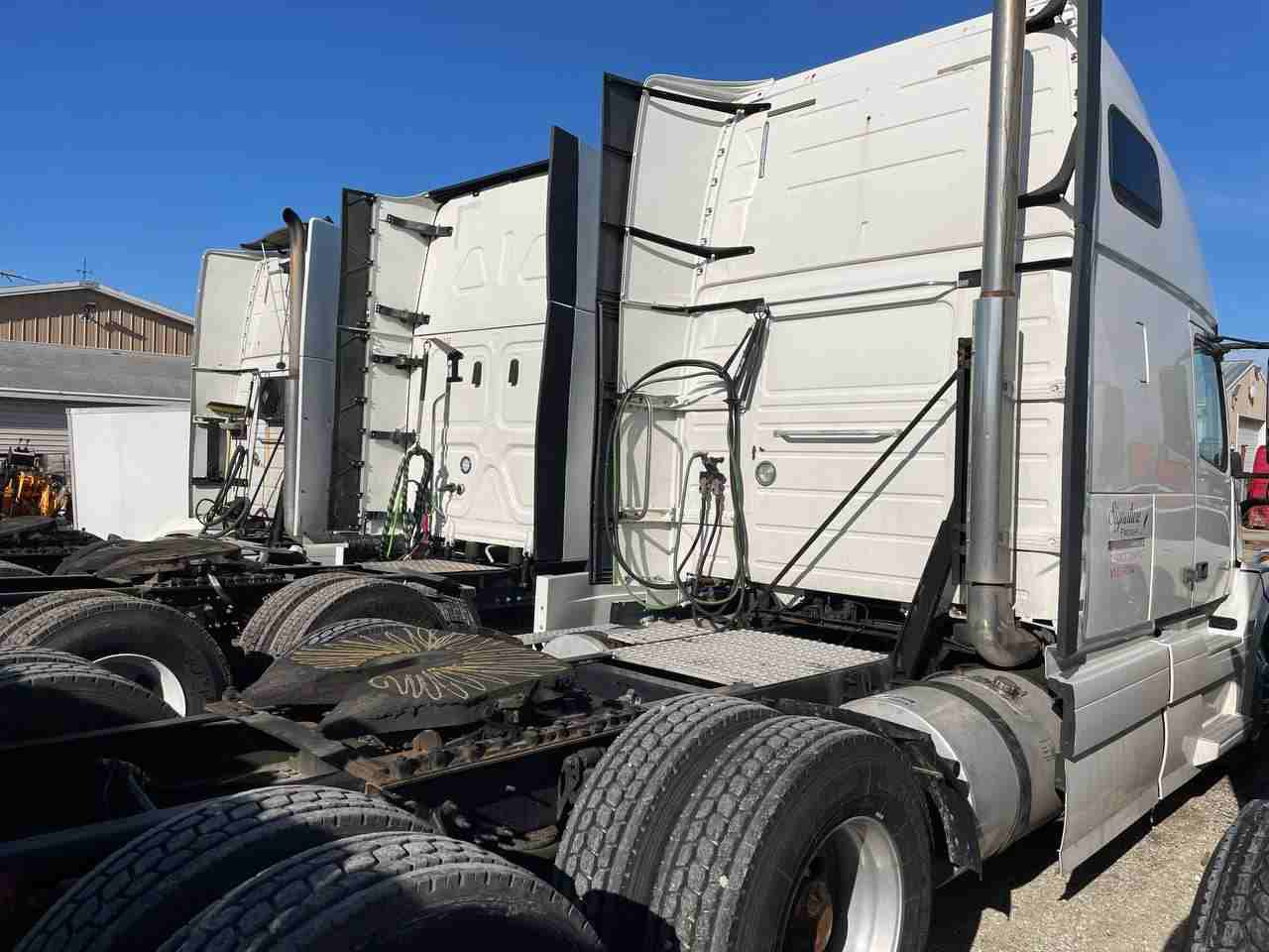 Volvo VNL 670 for Sale - Фото 2