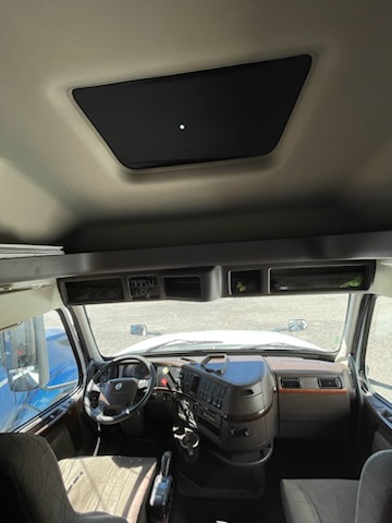 Volvo VNL 670, 2014 - Фото 2