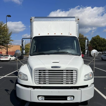 photo-26ft-freightliner-m2-106-2018